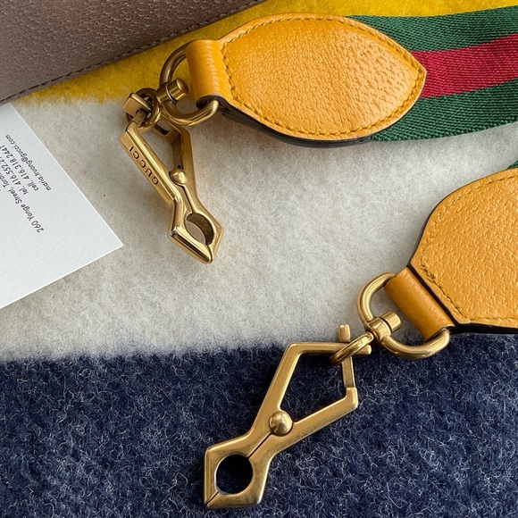 SOLD - $1️⃣1️⃣0️⃣0️⃣ direct- Authentic Gucci crossbody bag - unisex - Picture 11 of 16